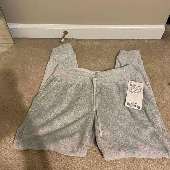lululemon athletica Pants - Size 6 Grey Velour Lululemon Joggers